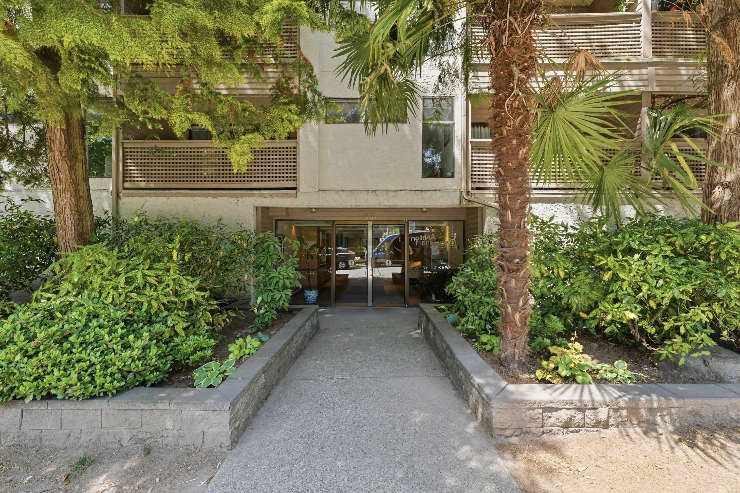 423 Agnes Street #106