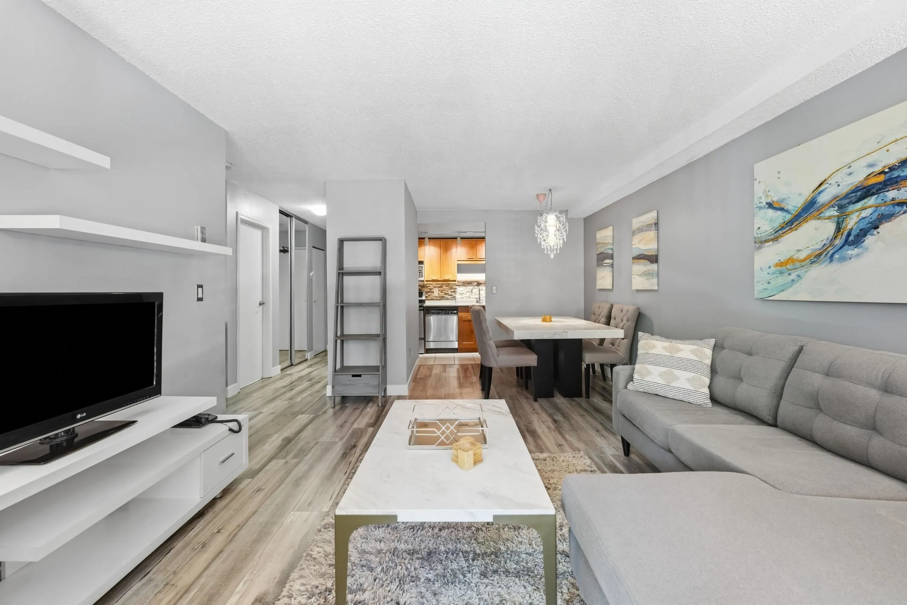 423 Agnes Street #106