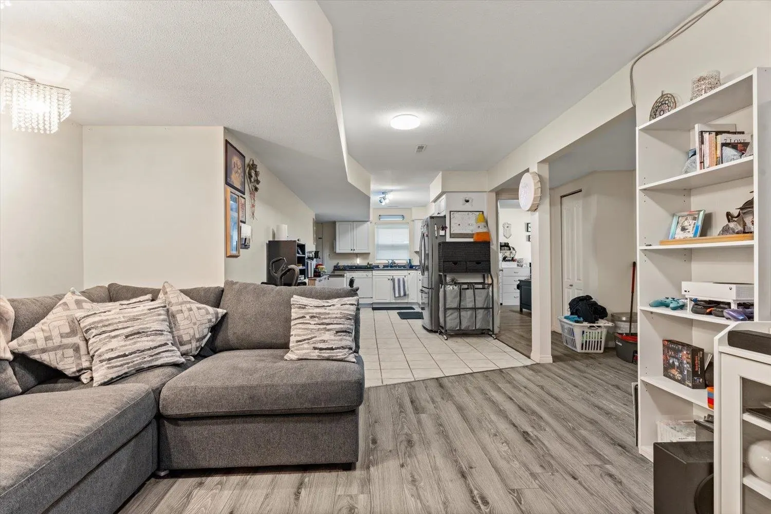 5635 Viewpoint Place
