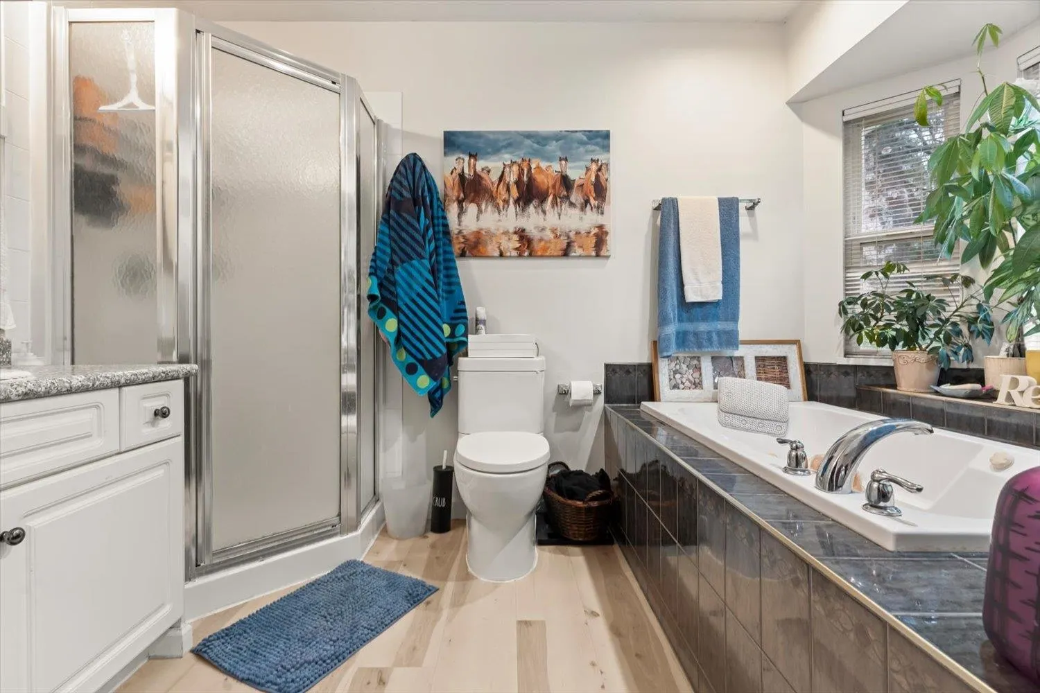 5635 Viewpoint Place
