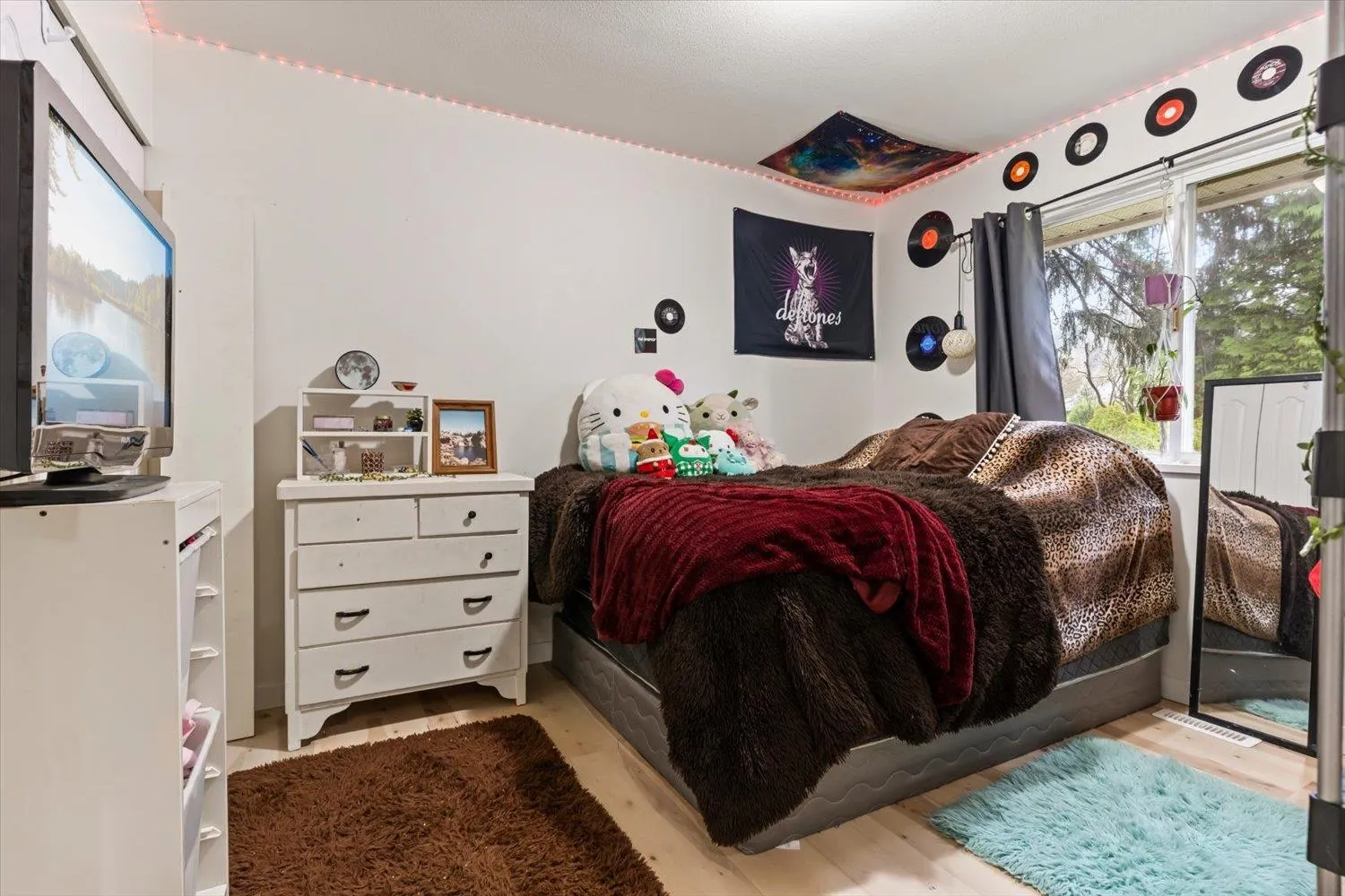 5635 Viewpoint Place