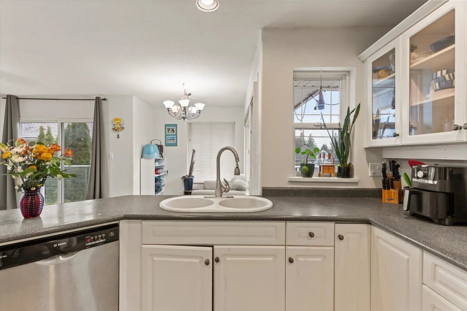 5635 Viewpoint Place