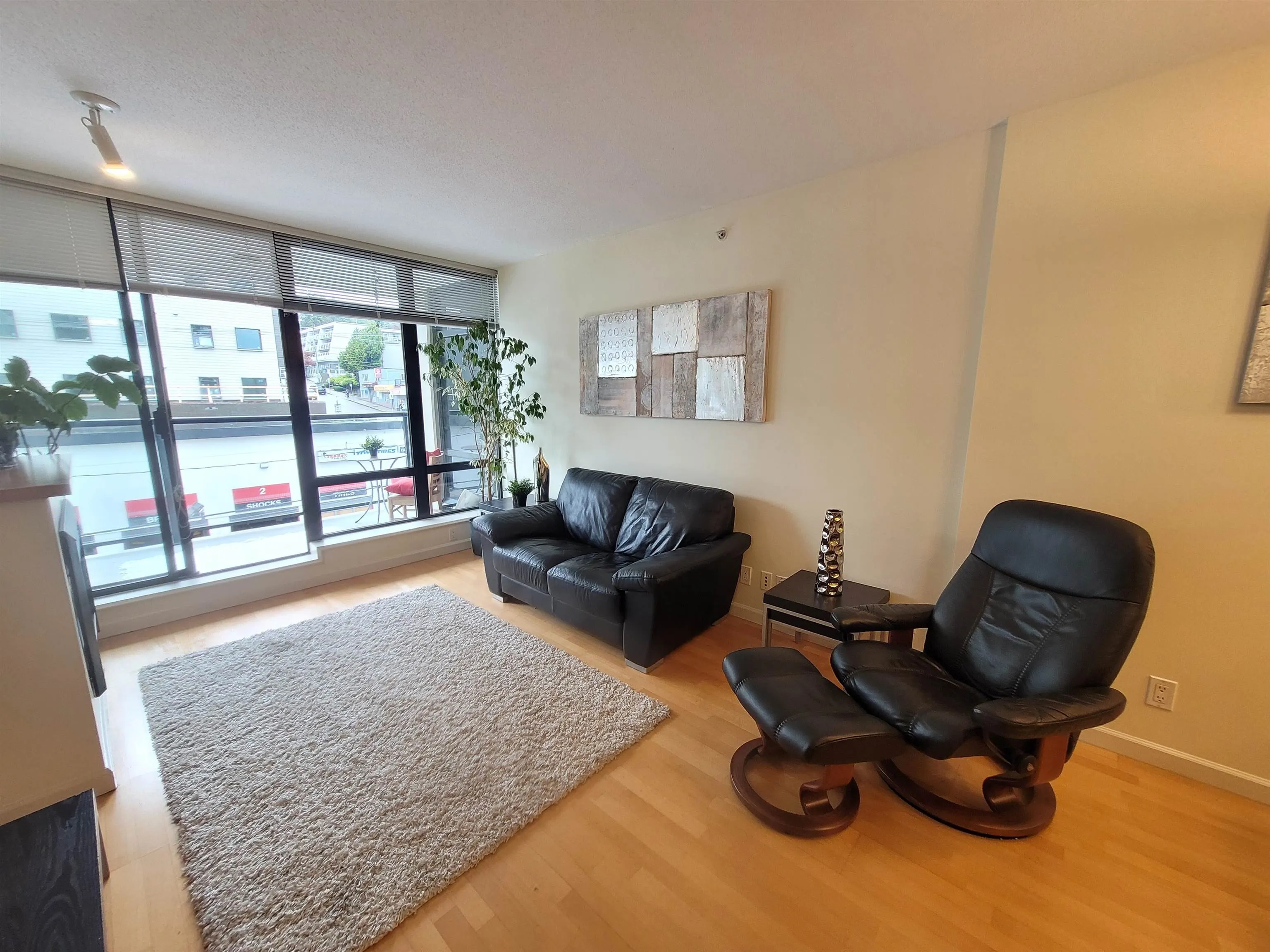 610 Victoria Street #408