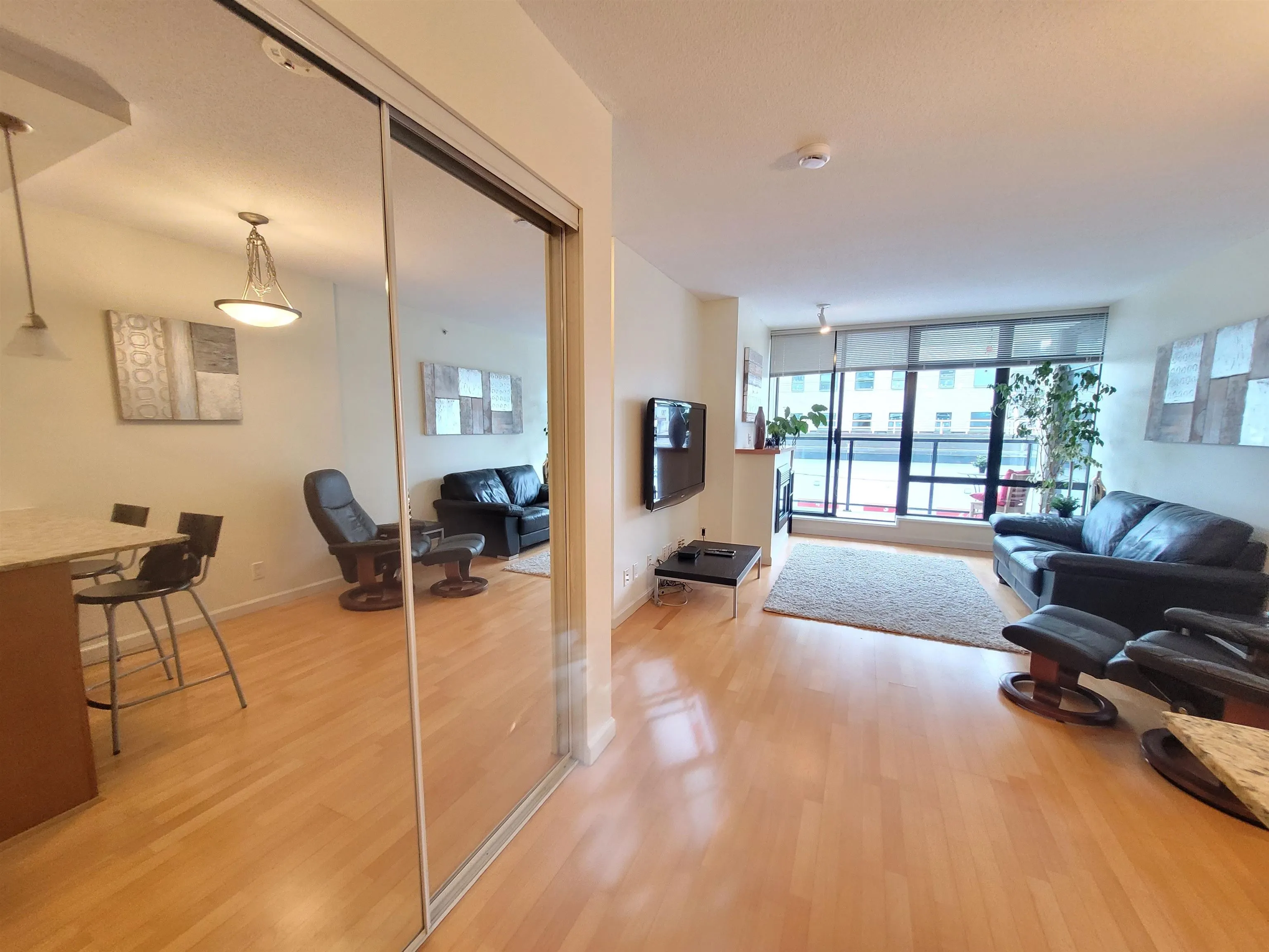 610 Victoria Street #408