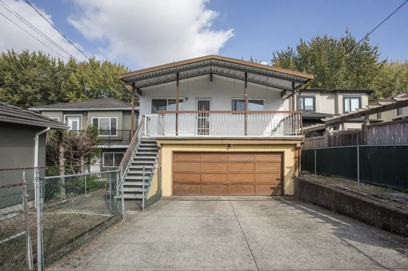 950 E 38th Avenue