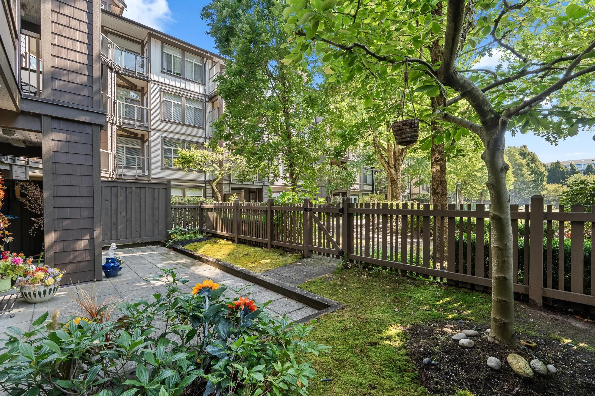 15322 101 Avenue #111
