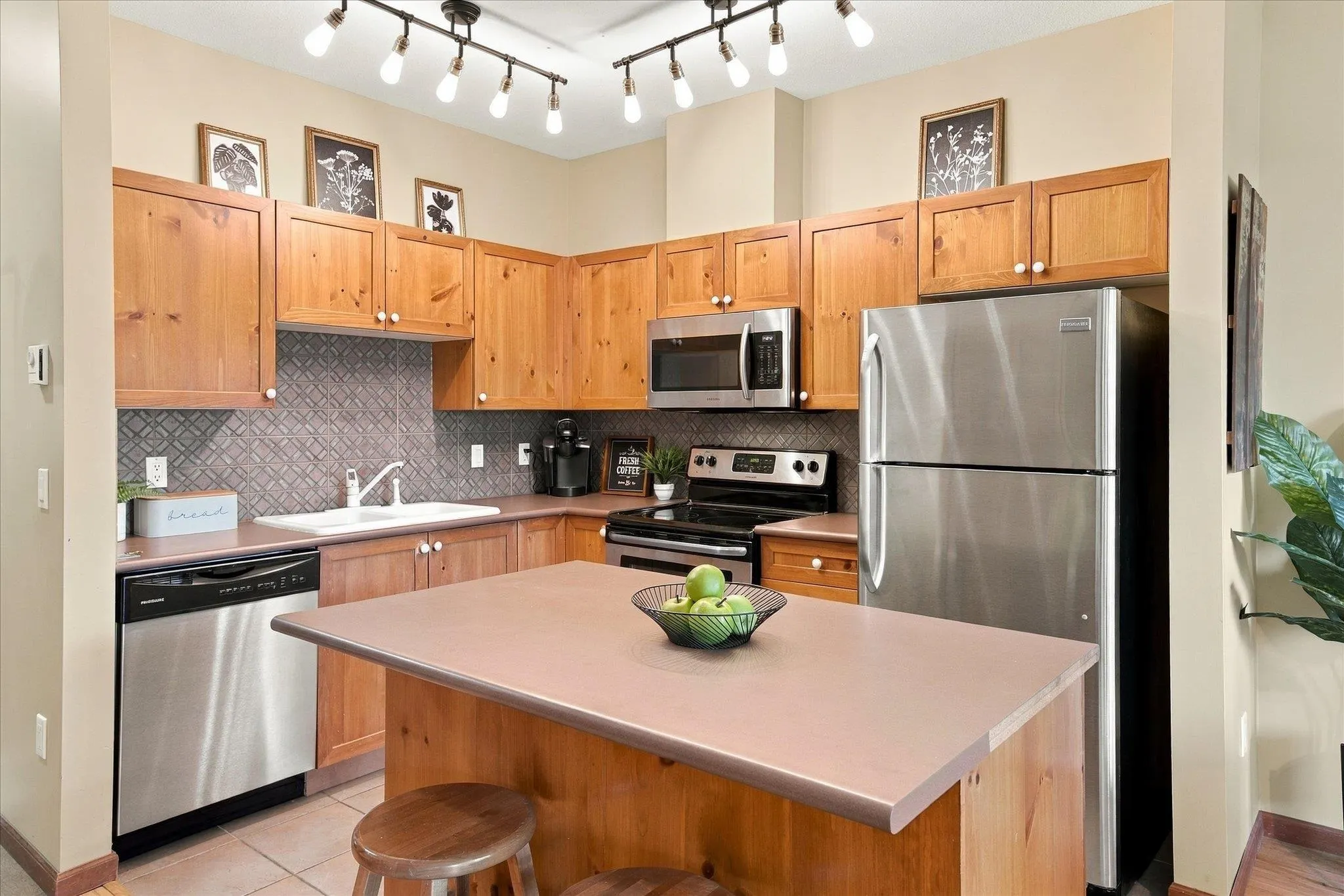 3300 Ptarmigan Place #103
