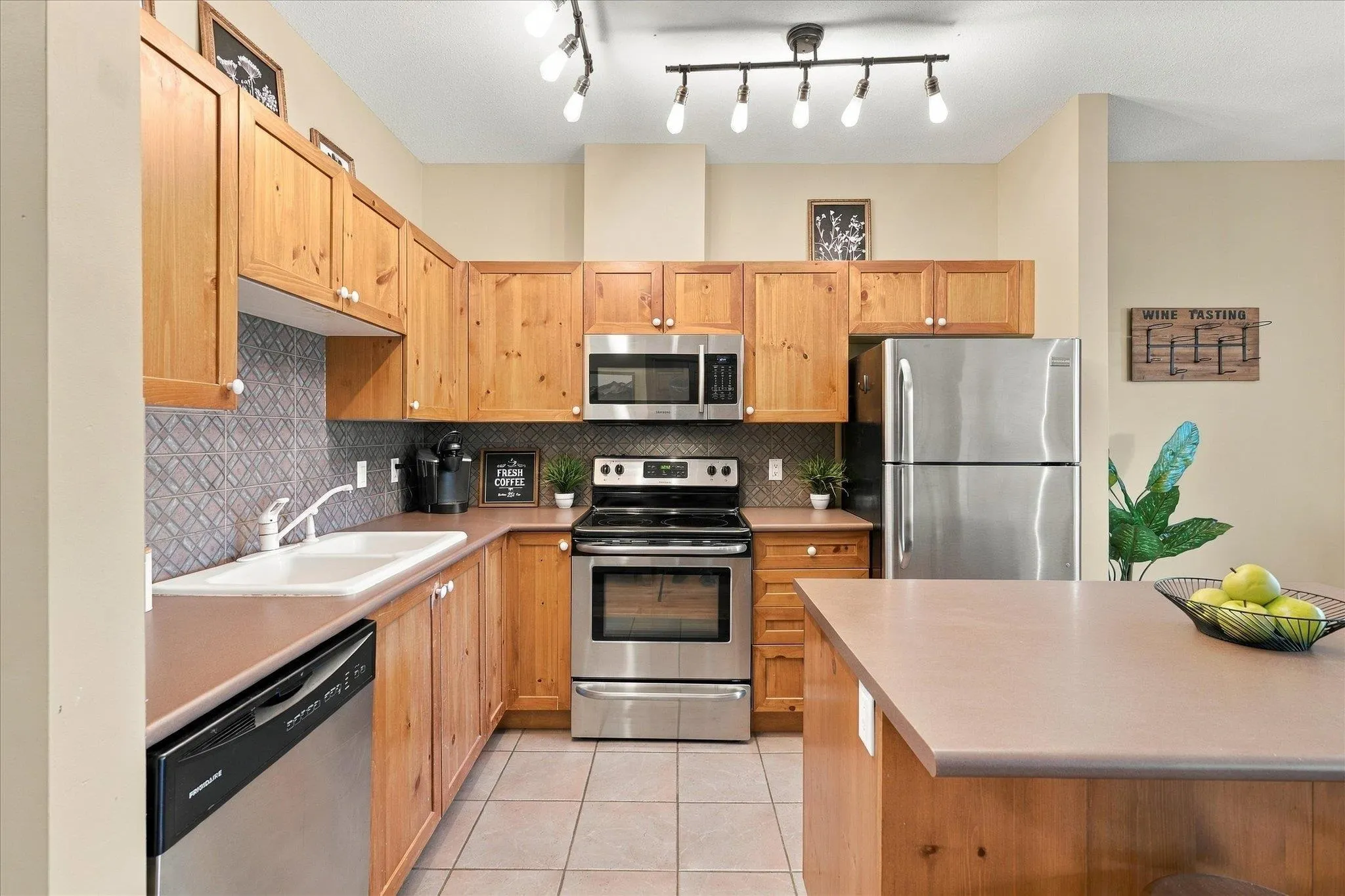 3300 Ptarmigan Place #103