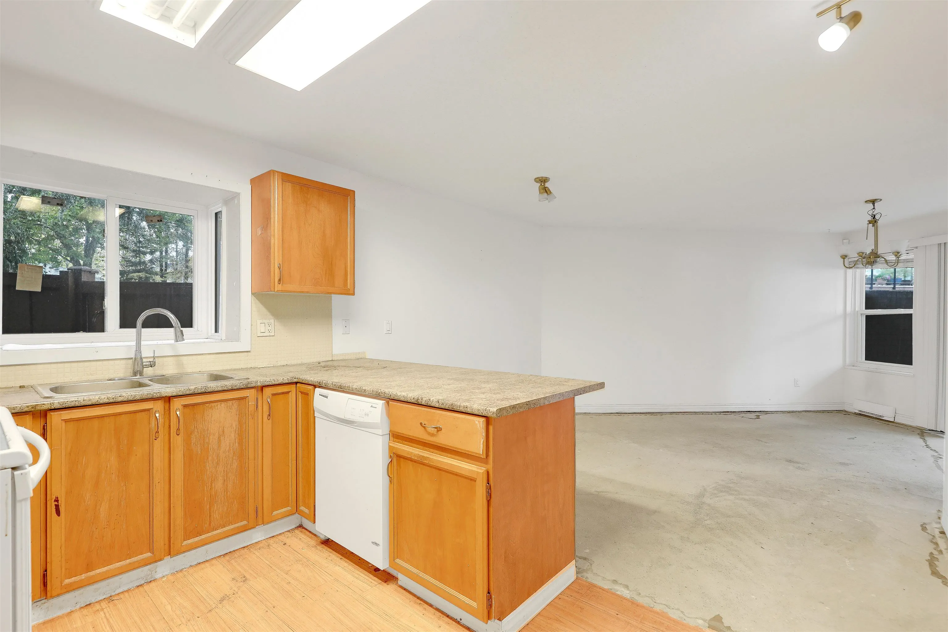 13858 102 Avenue #101