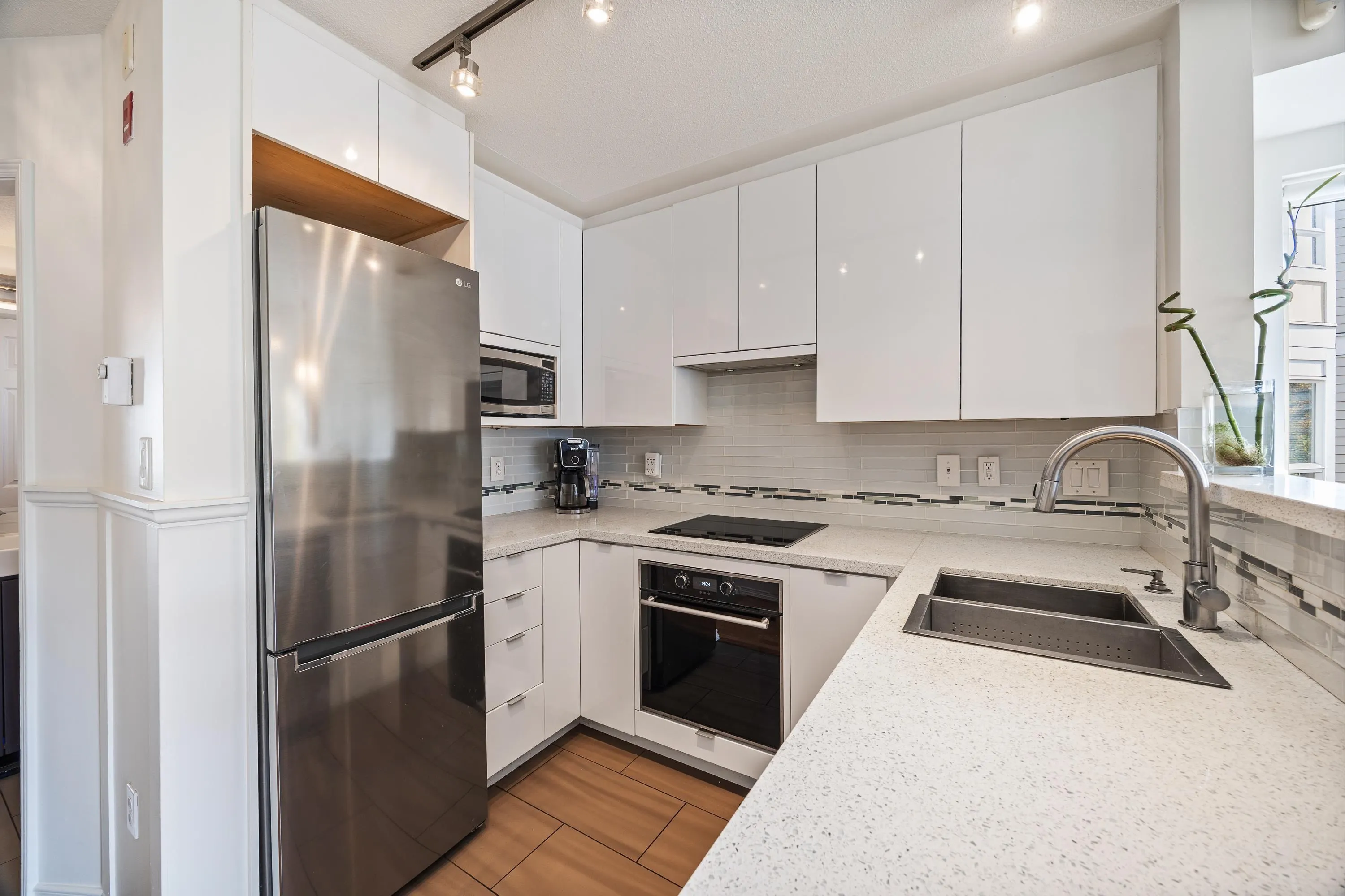 2565 W Broadway Street #316