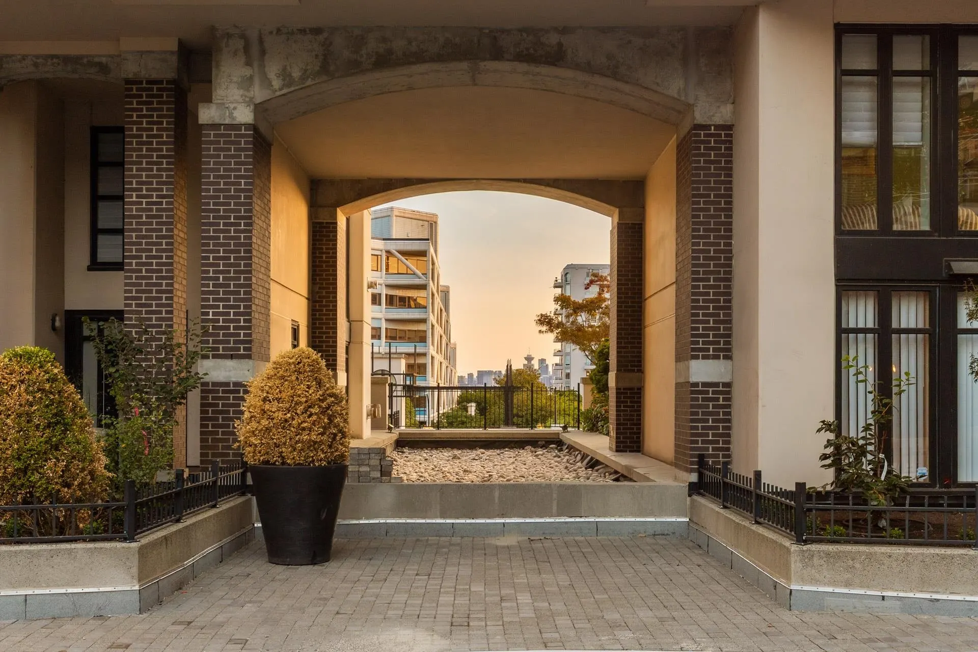 155 W 1st Street #1505