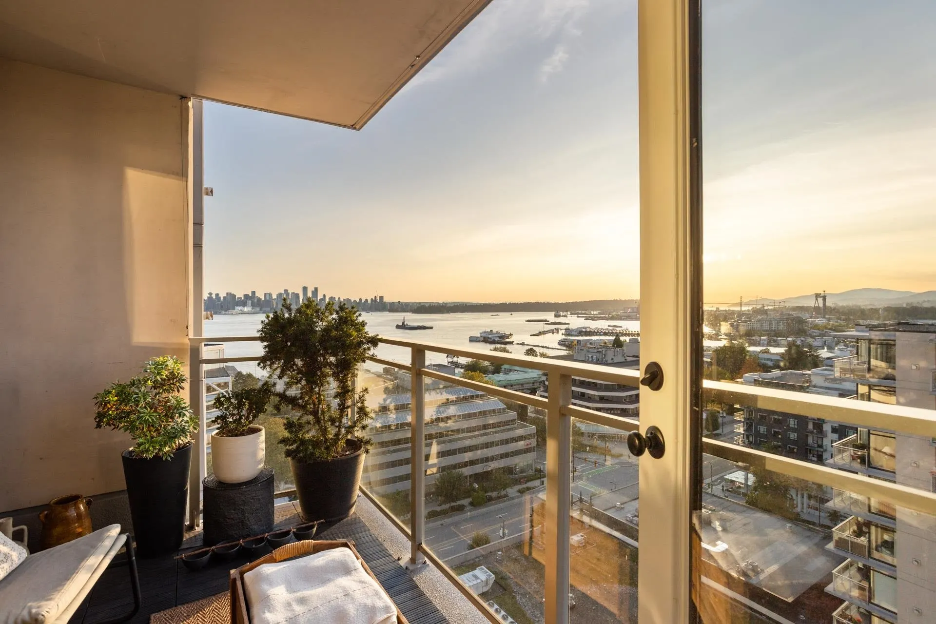 155 W 1st Street #1505