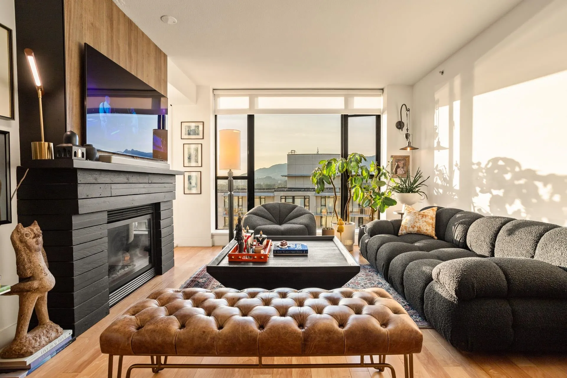 155 W 1st Street #1505