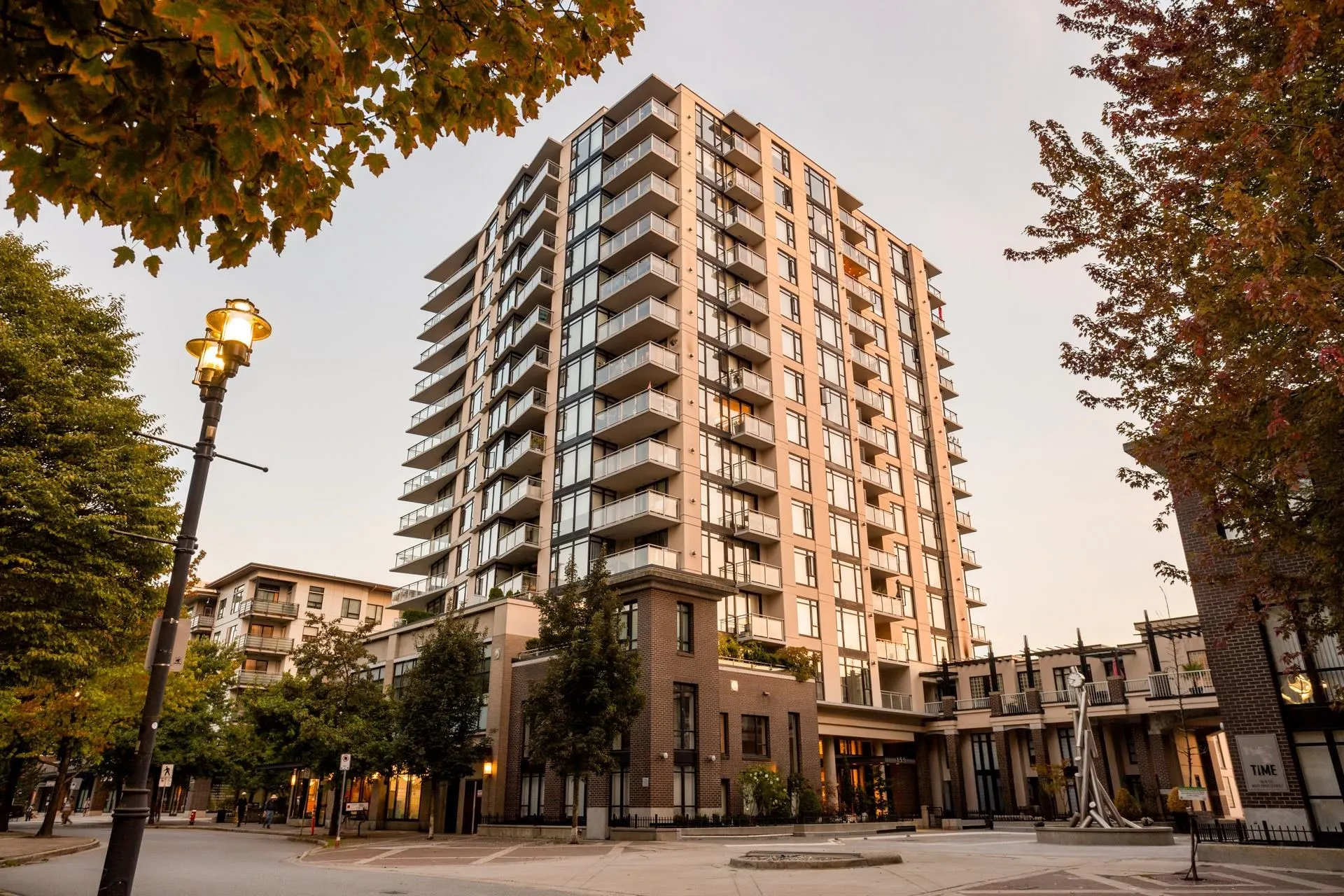 155 W 1st Street #1505