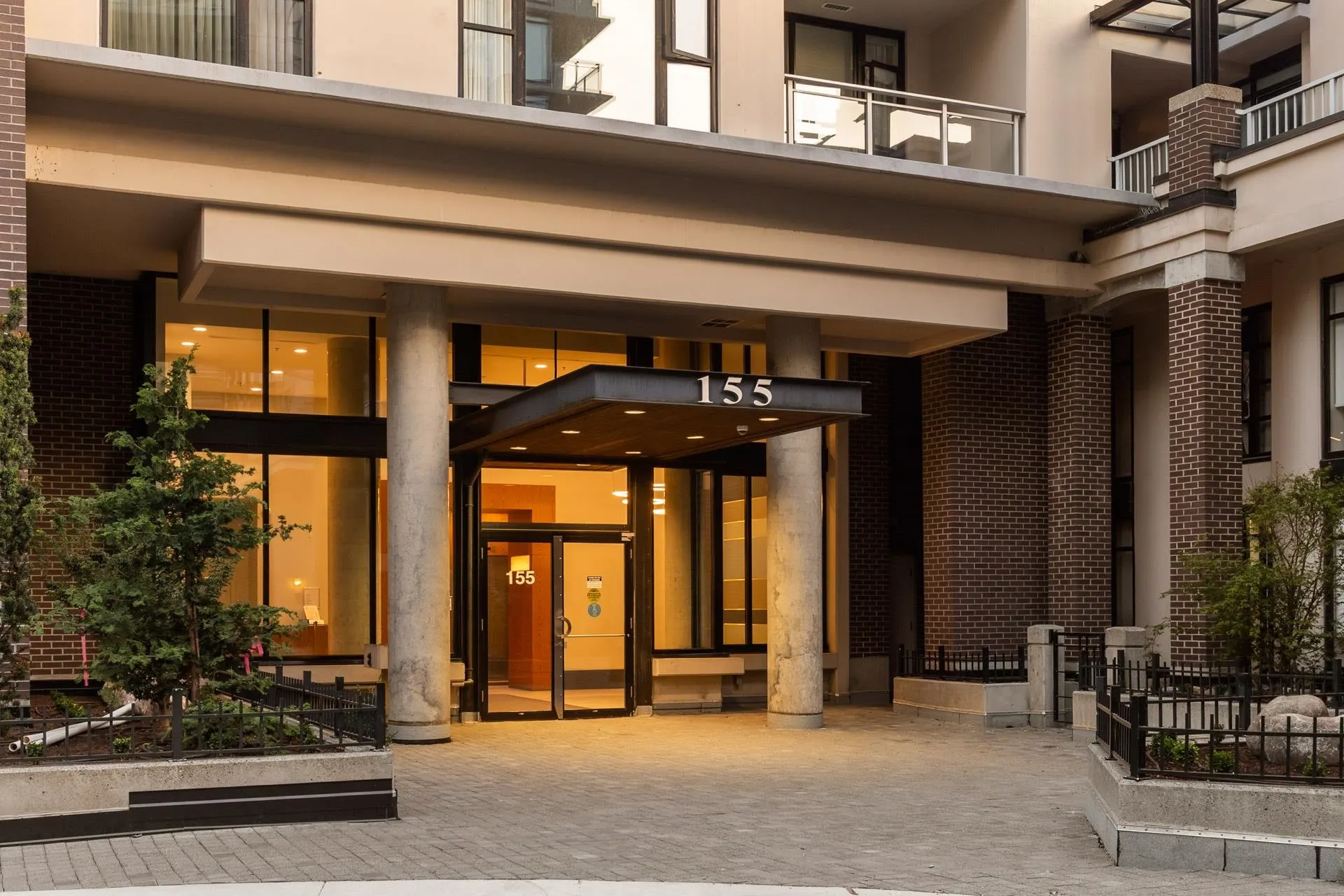 155 W 1st Street #1505