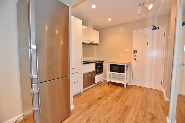 1950 W 8th Avenue #203