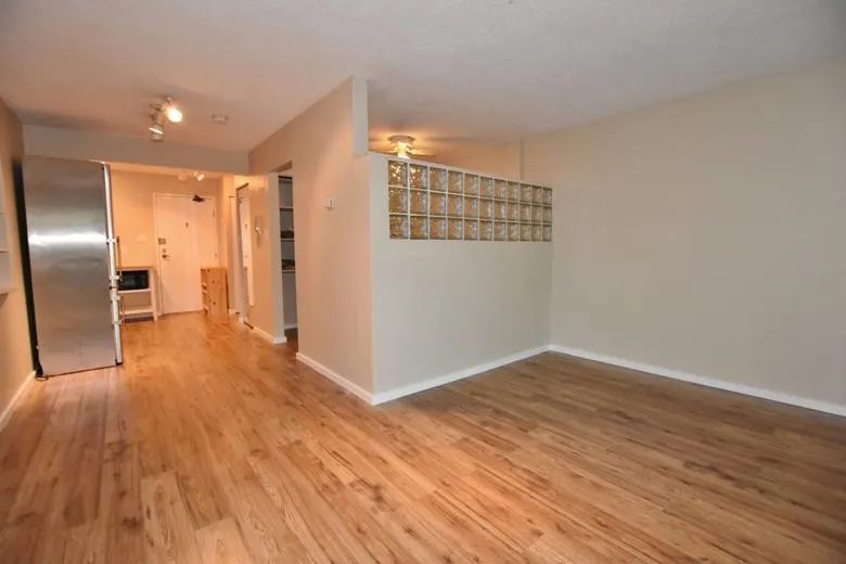 1950 W 8th Avenue #203