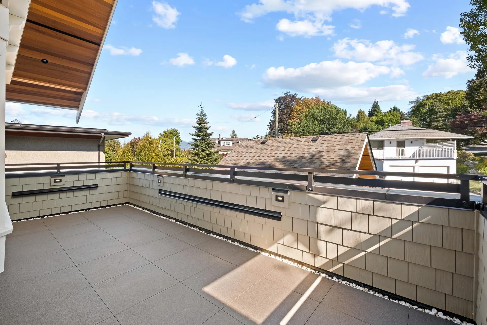 2051 W King Edward Avenue