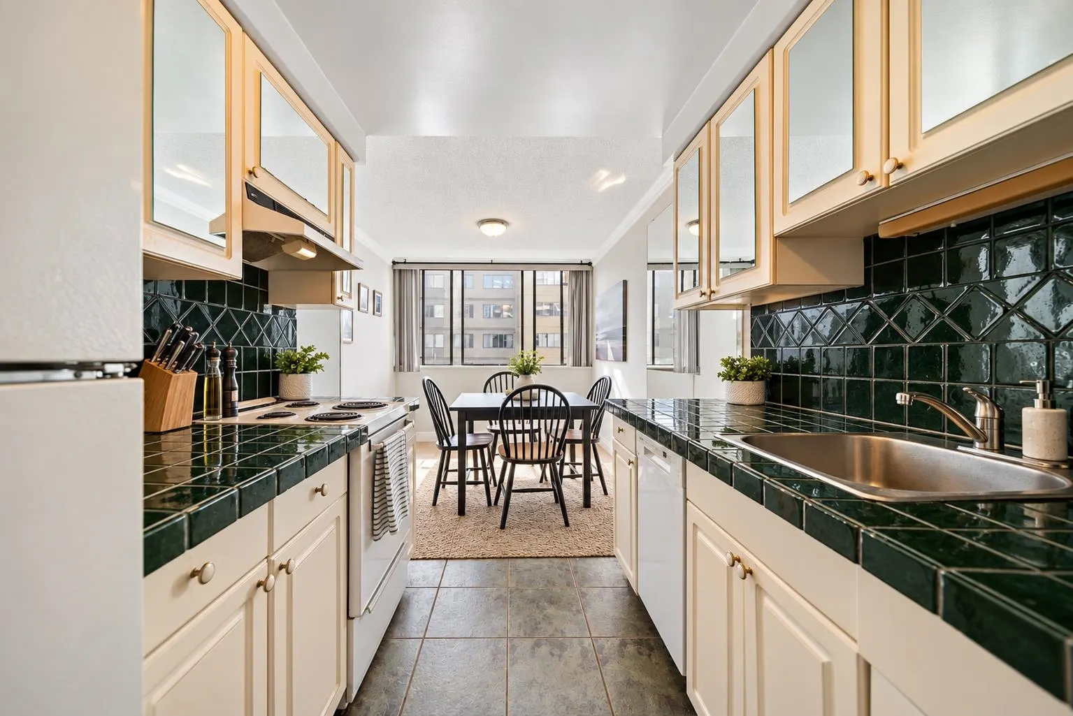 1270 Robson Street #803