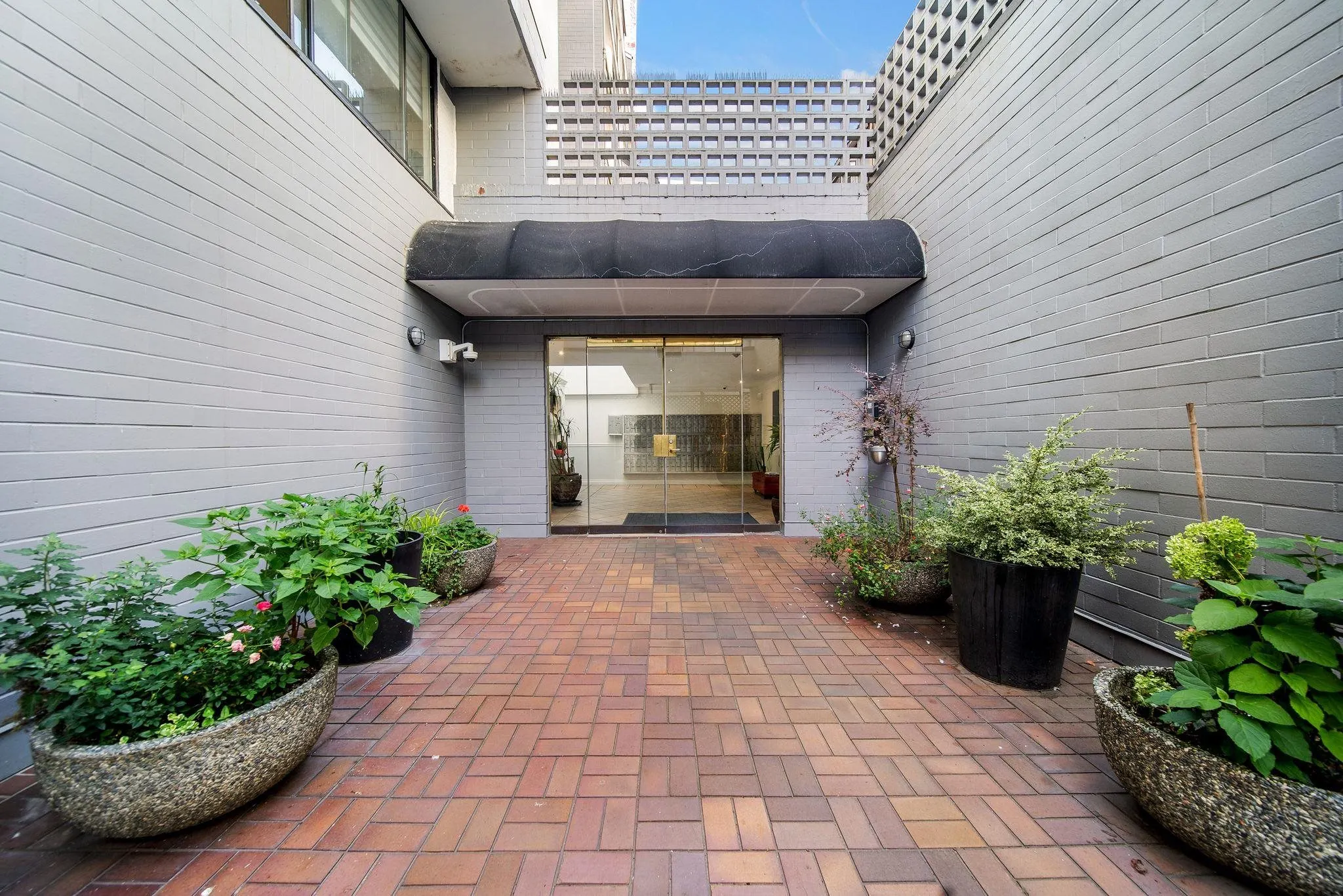 1270 Robson Street #803
