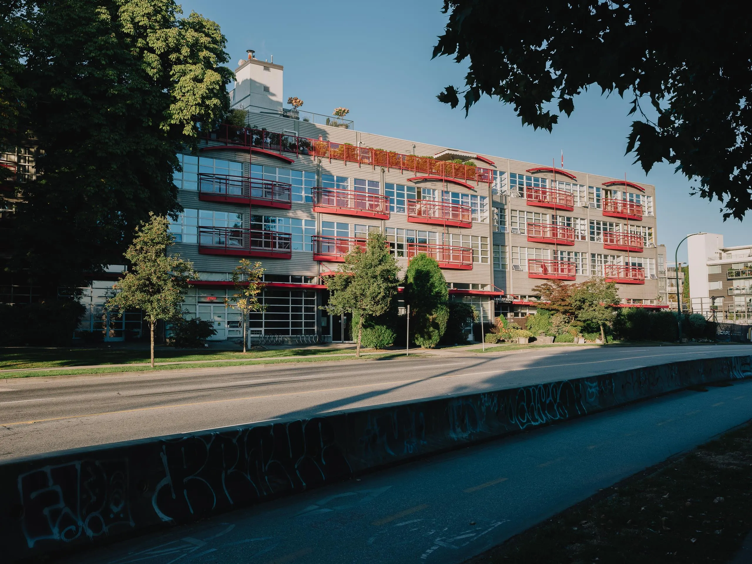 350 E 2nd Avenue #422