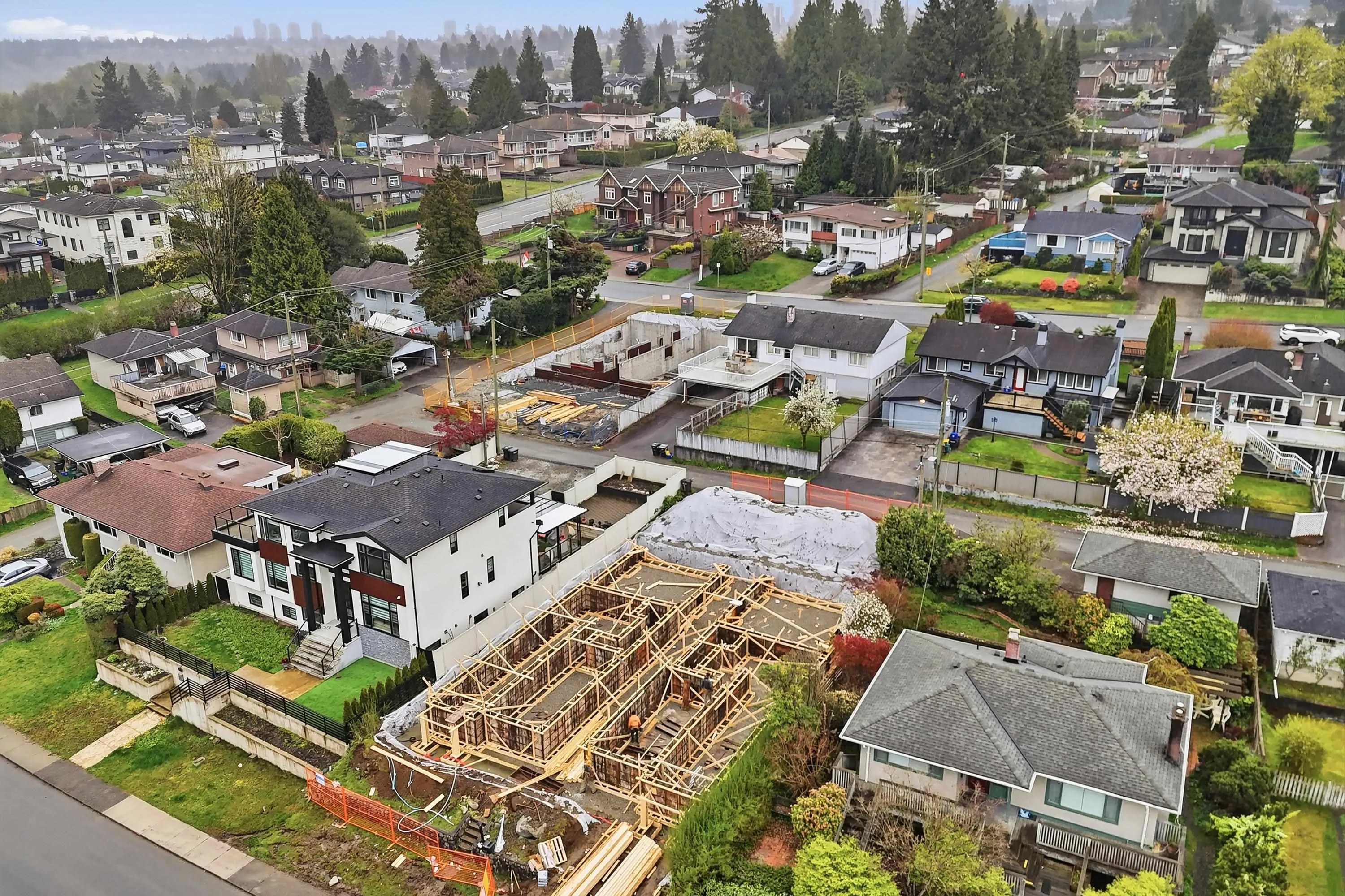 4465 Price Crescent