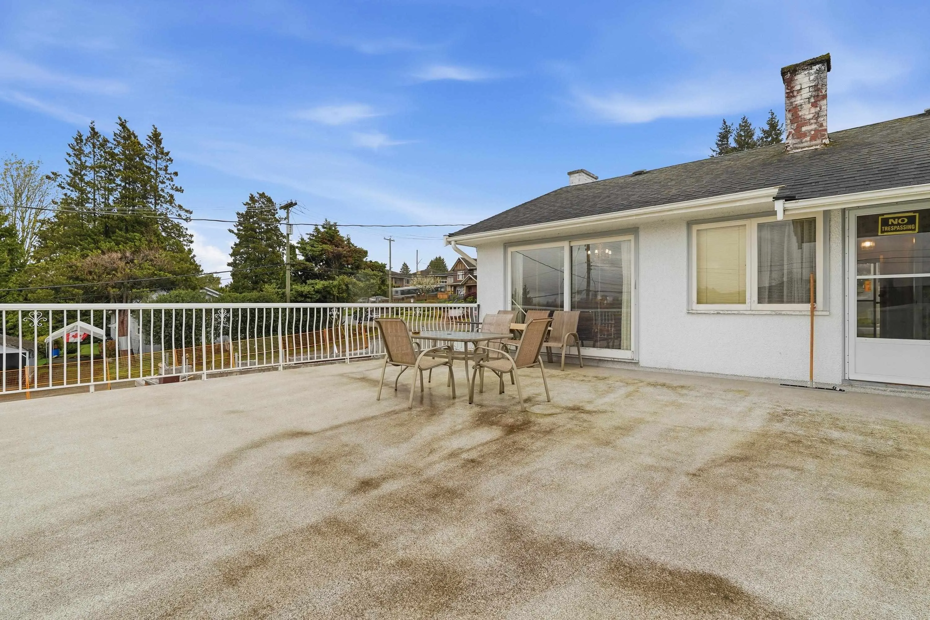 4465 Price Crescent