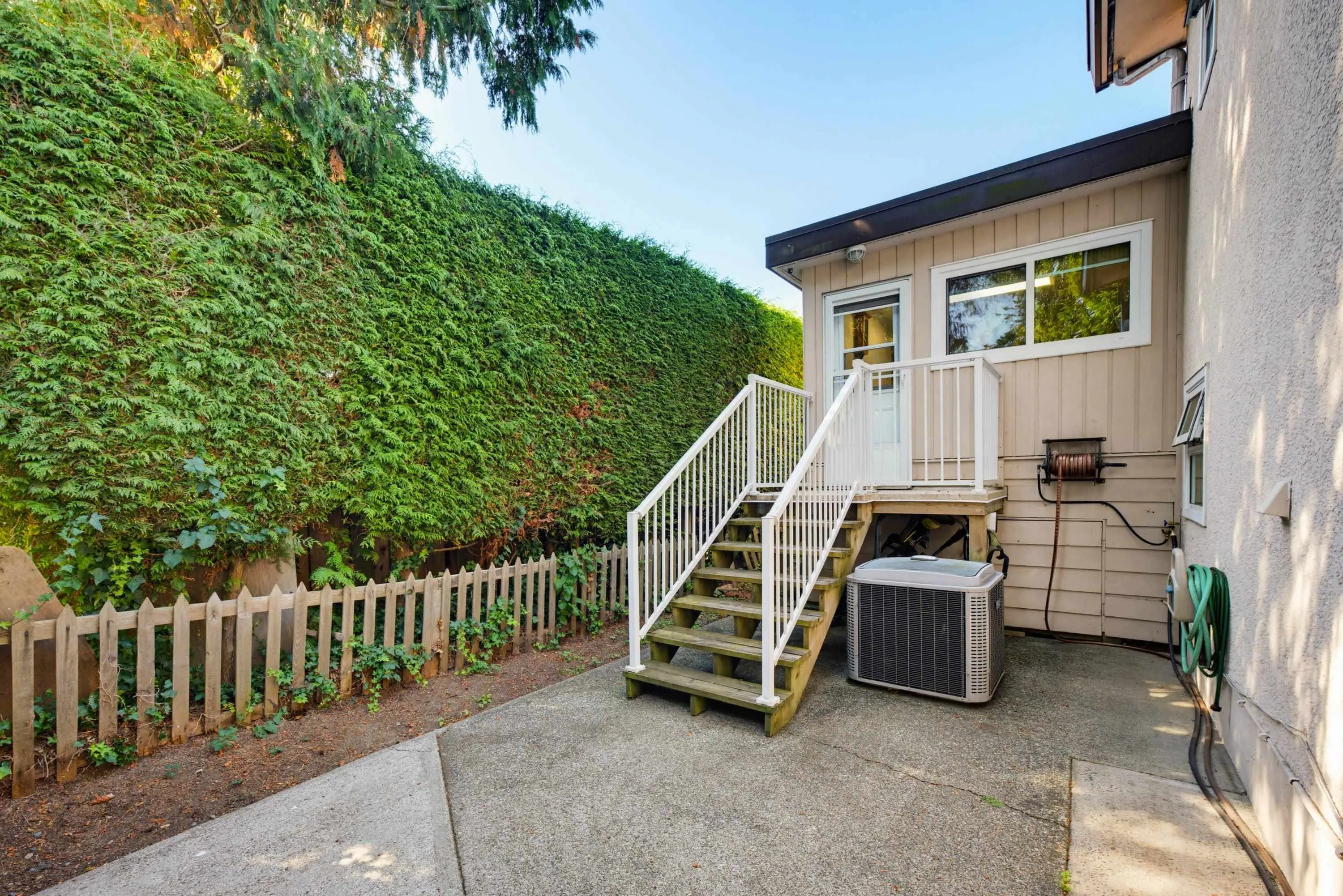 466 55 Street