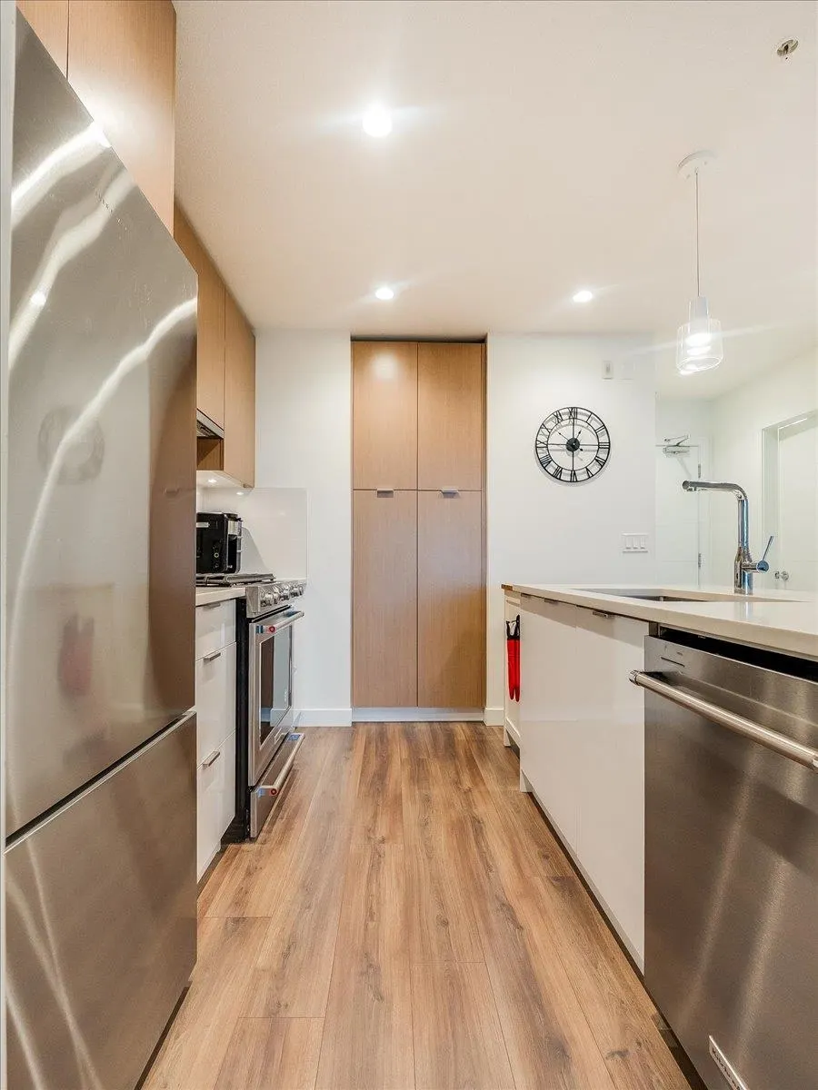 108 E 8th Street #406