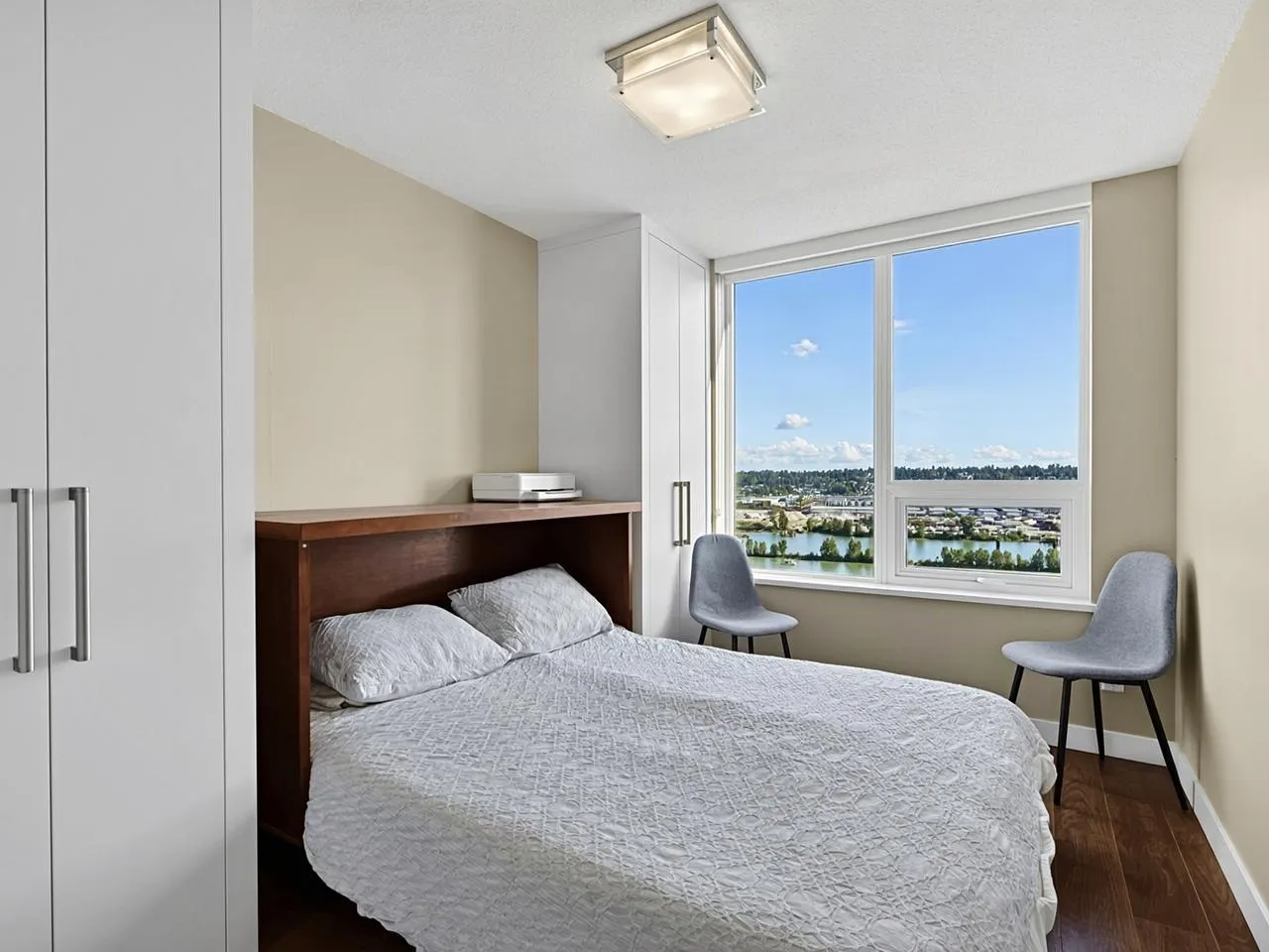 908 Quayside Drive #2205