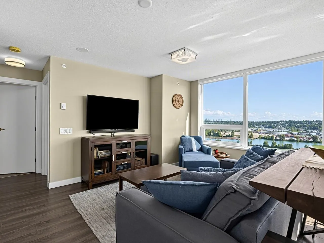 908 Quayside Drive #2205