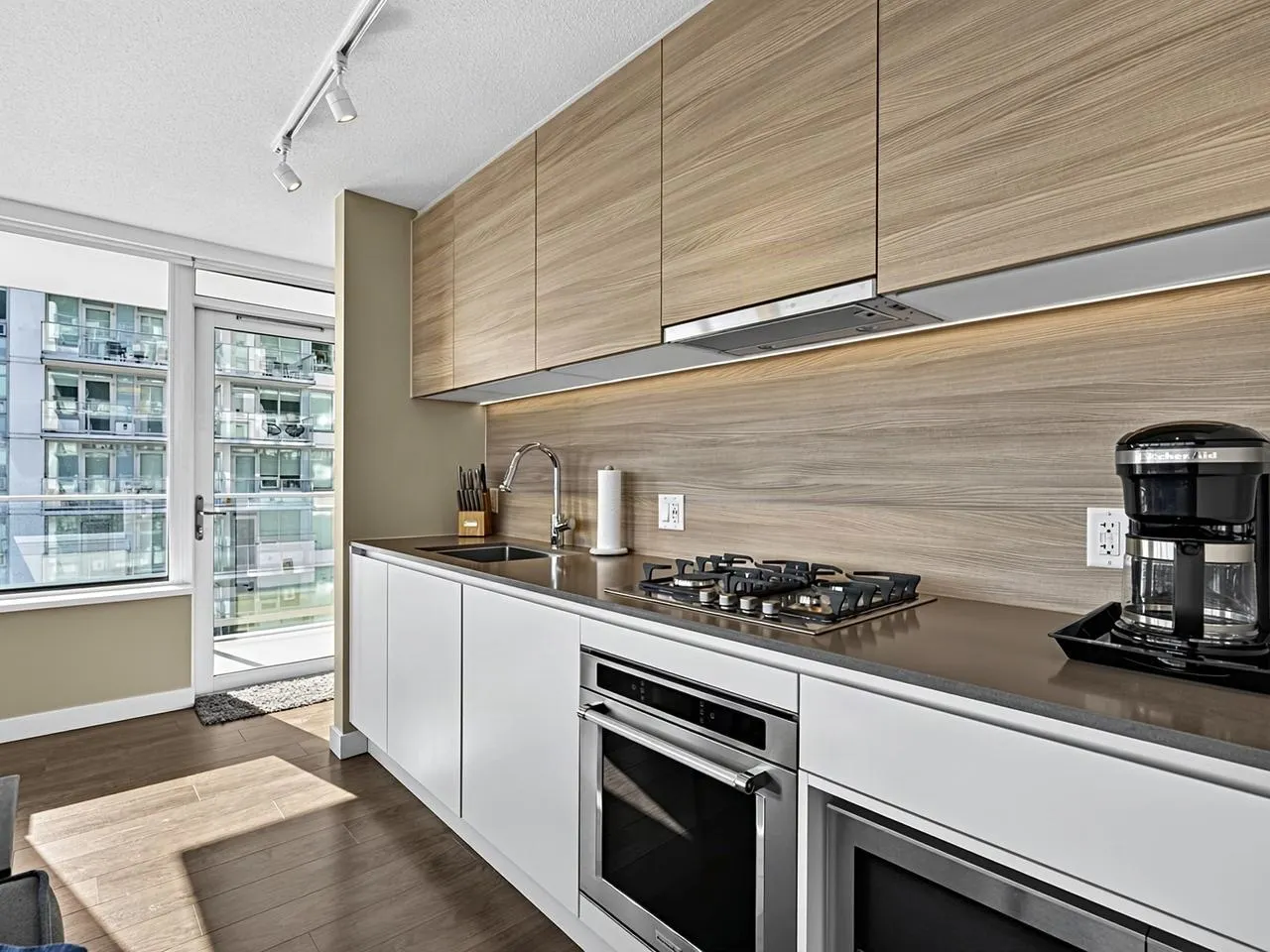 908 Quayside Drive #2205