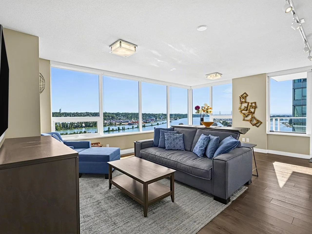 908 Quayside Drive #2205
