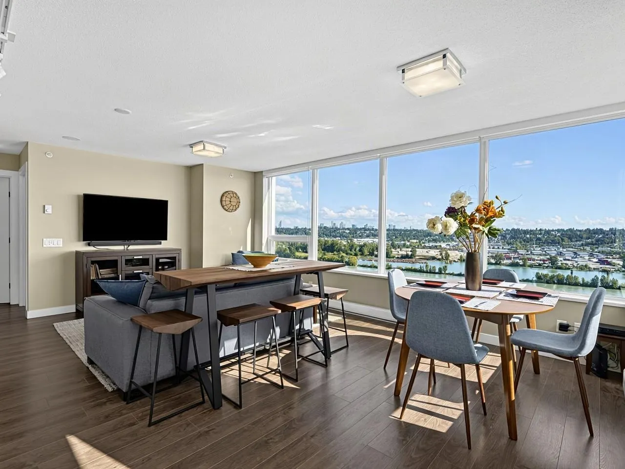 908 Quayside Drive #2205
