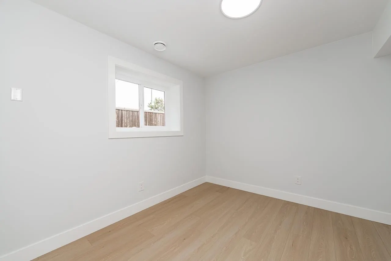 18573 56 Avenue #102