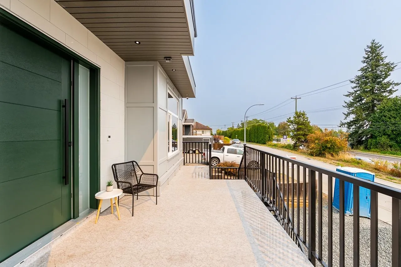 18573 56 Avenue #102