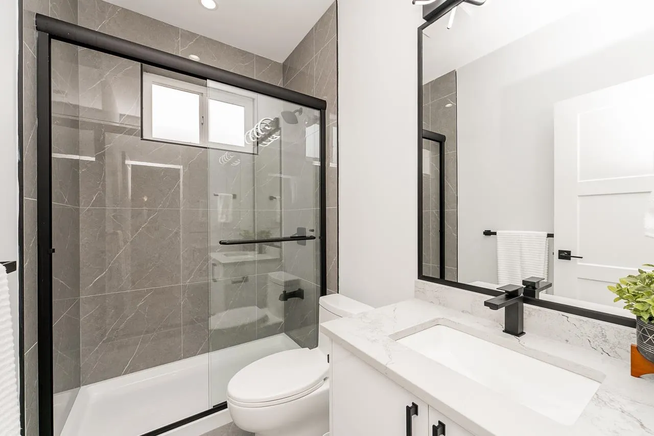 18573 56 Avenue #102