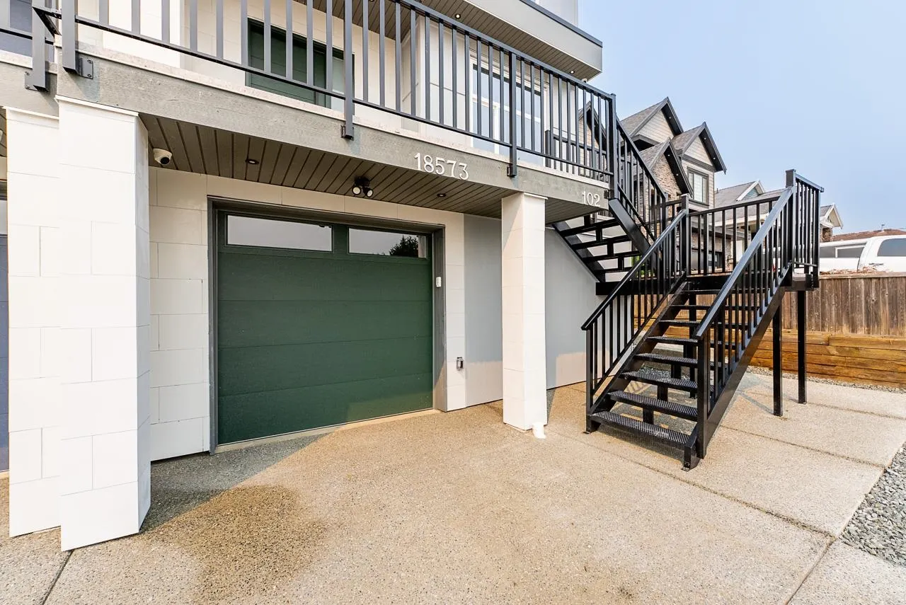 18573 56 Avenue #102