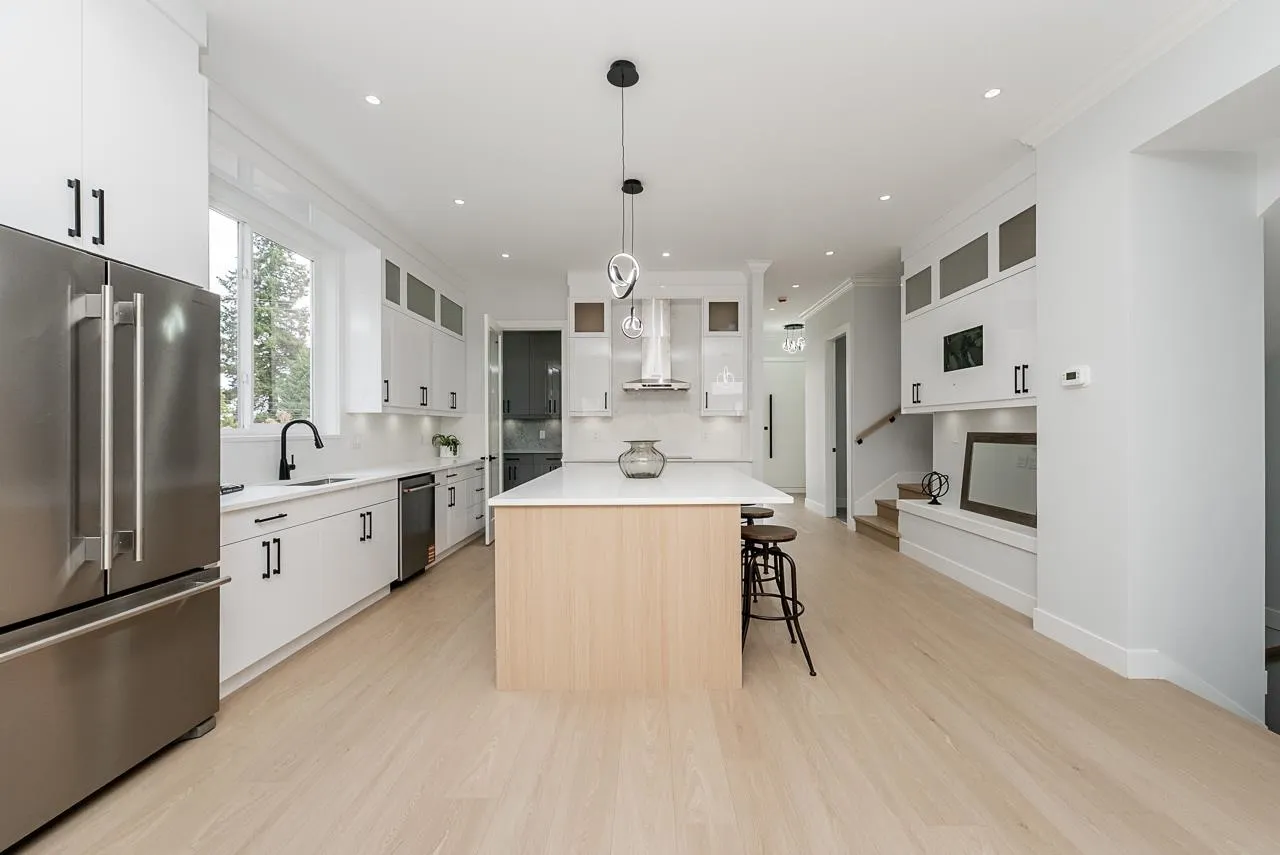 18573 56 Avenue #102
