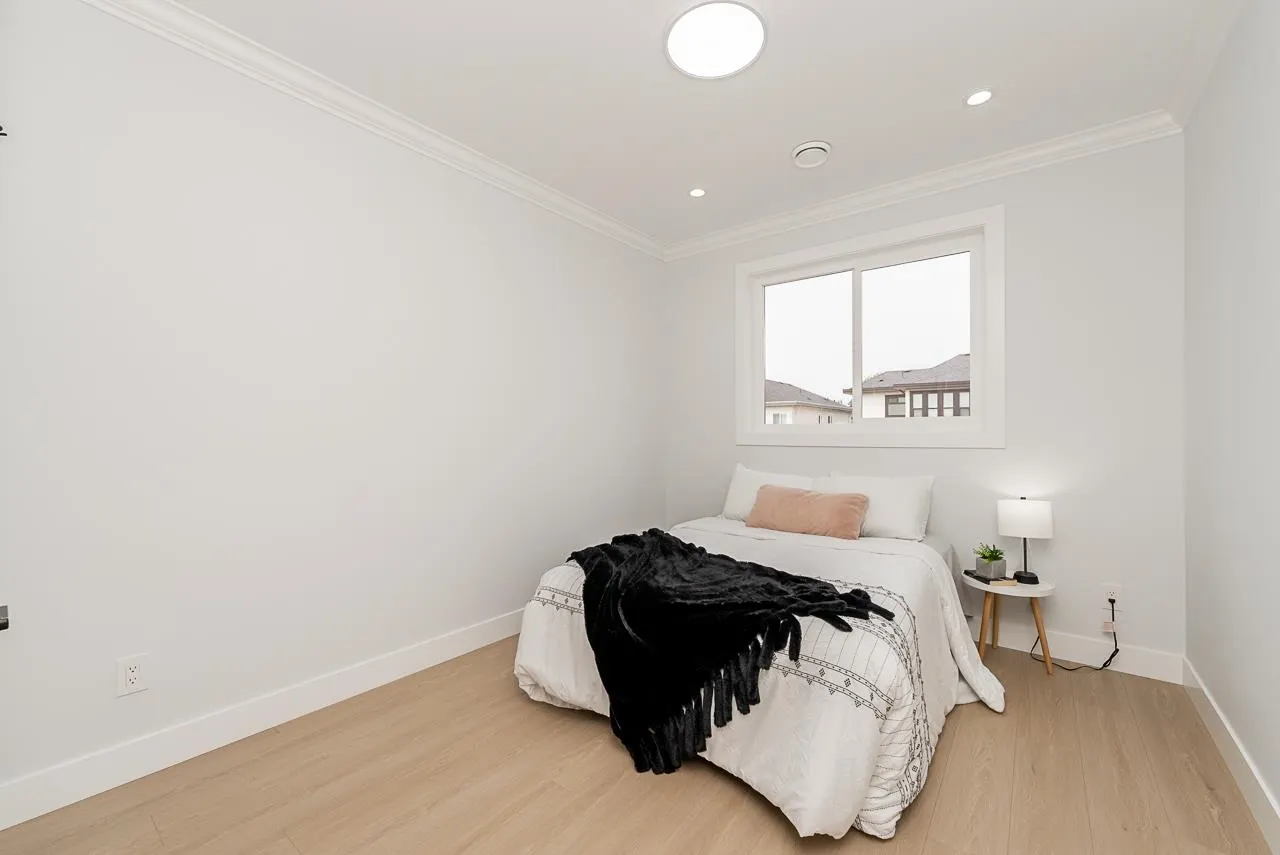 18573 56 Avenue #102