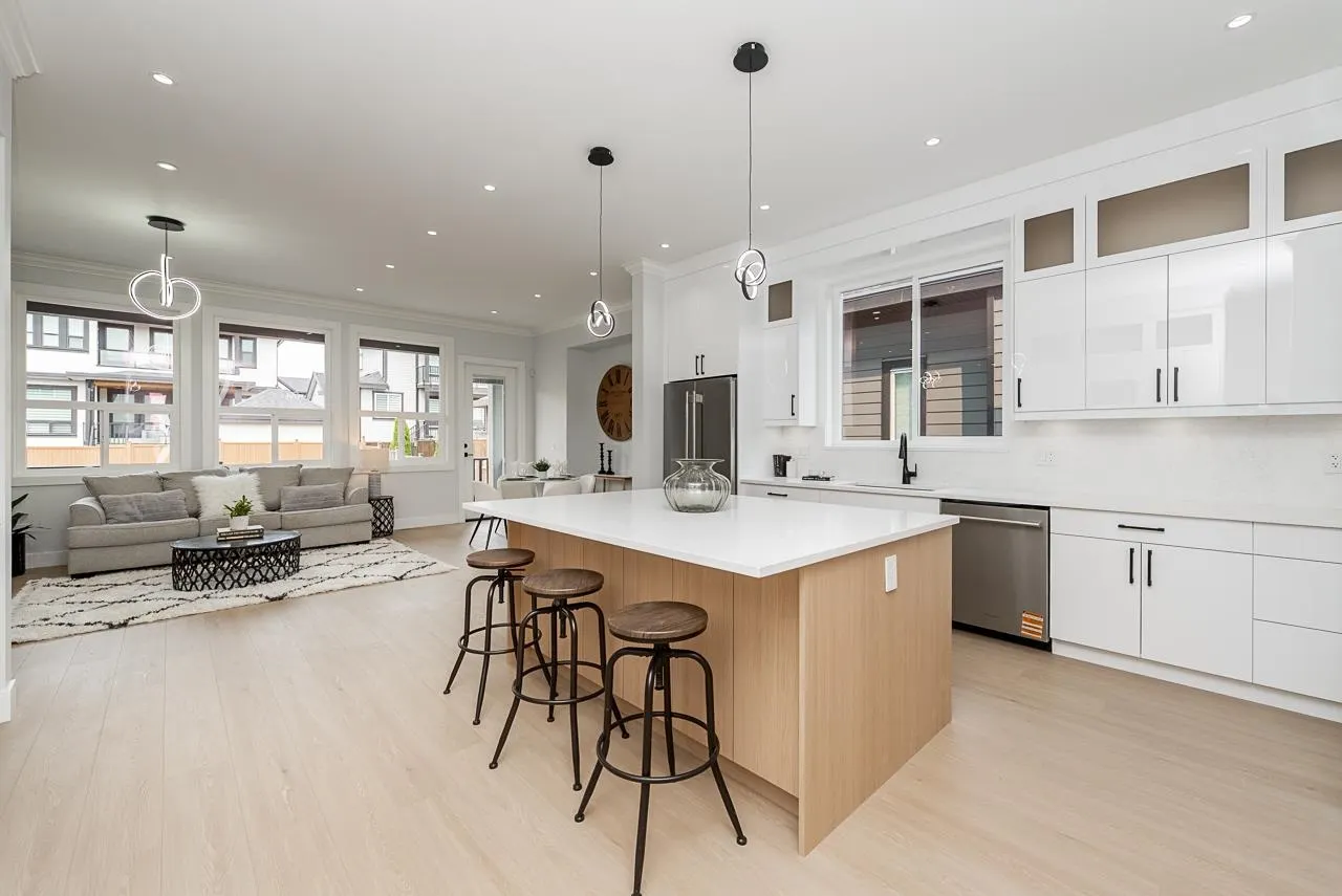 18573 56 Avenue #102