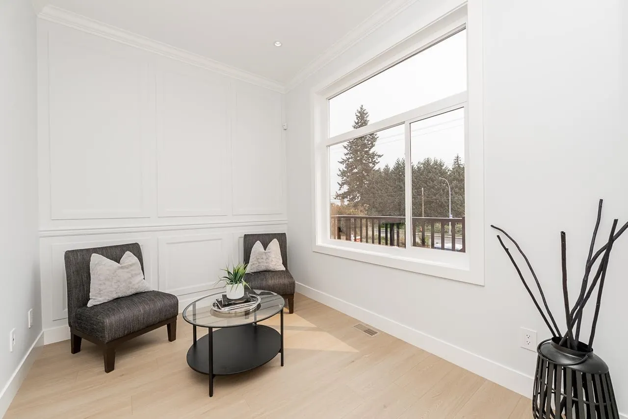 18573 56 Avenue #102