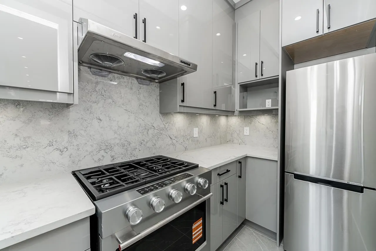 18573 56 Avenue #102