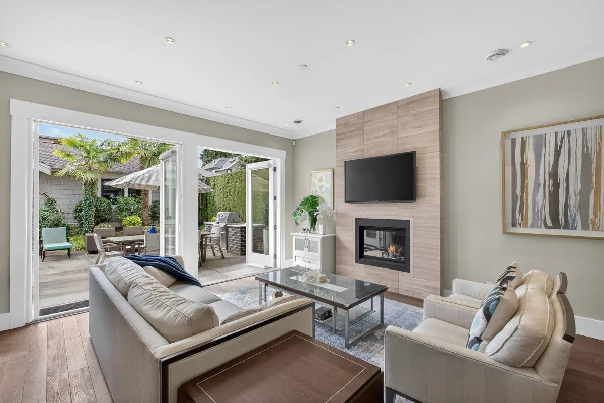 1850 W 36th Avenue
