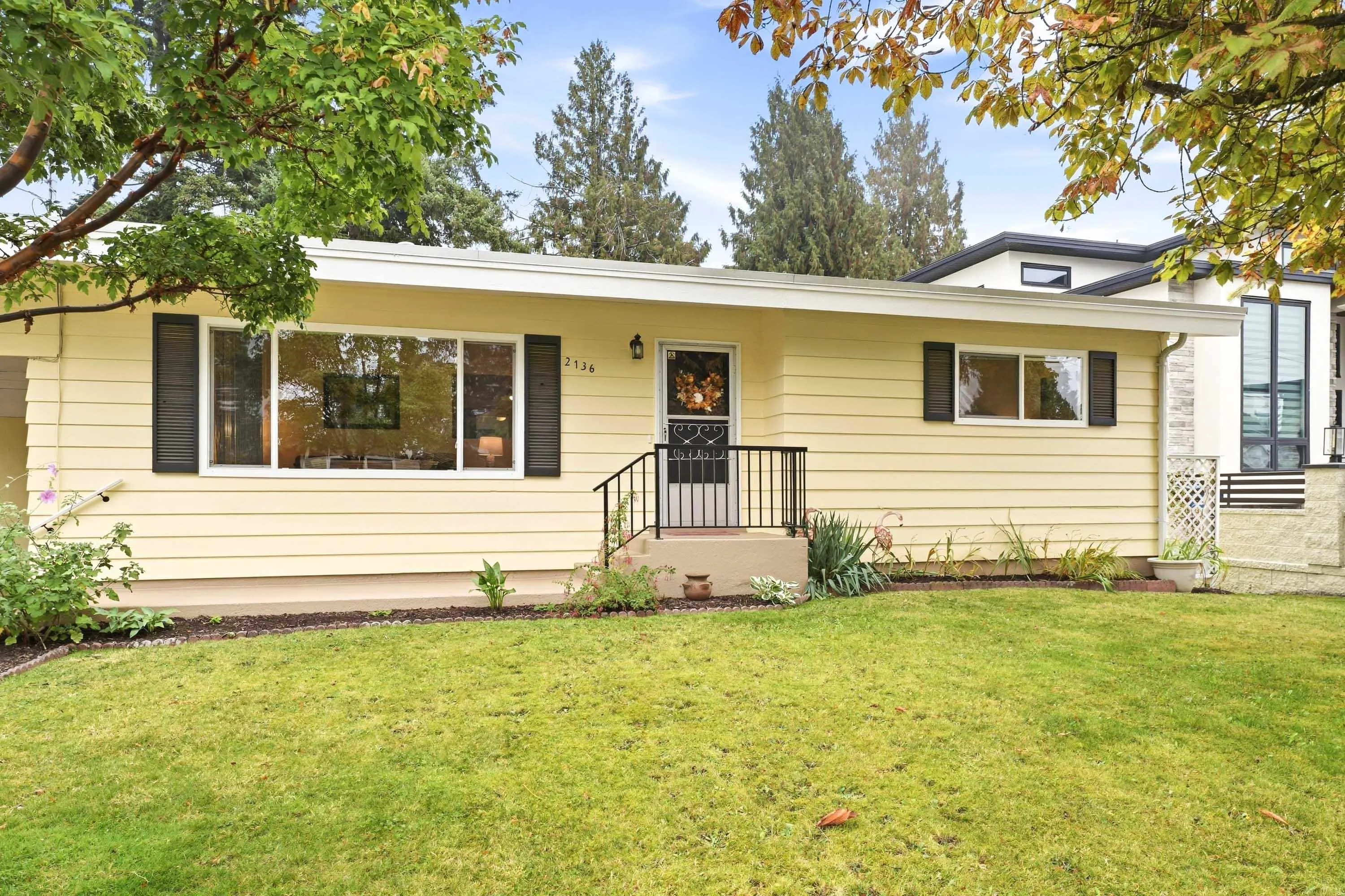 2136 Sherwood Crescent