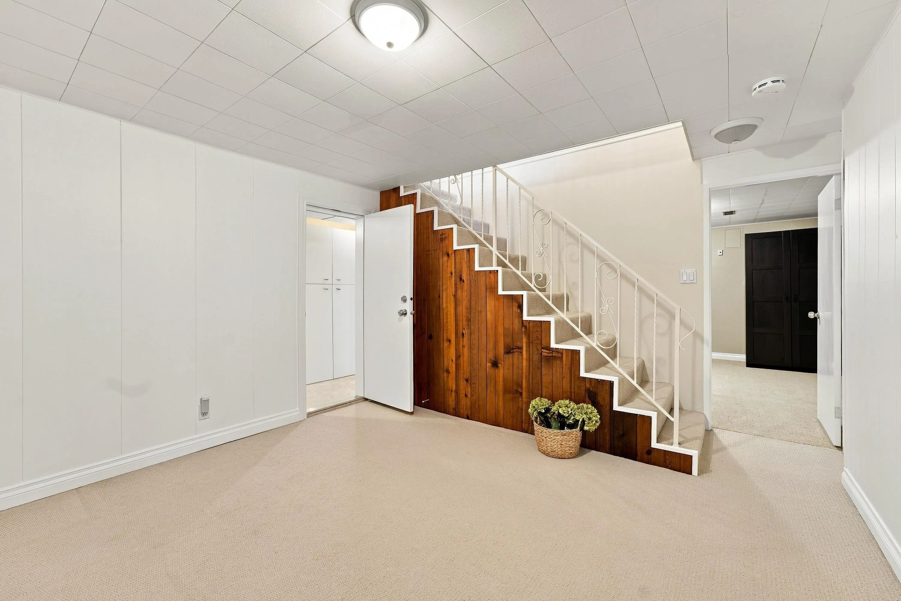 2136 Sherwood Crescent