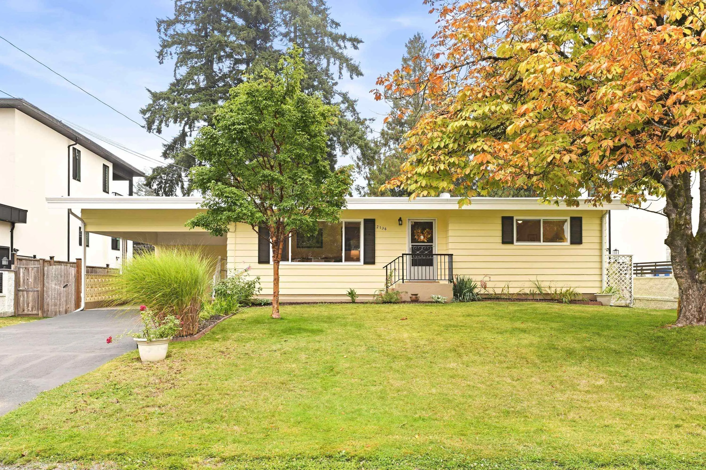 2136 Sherwood Crescent