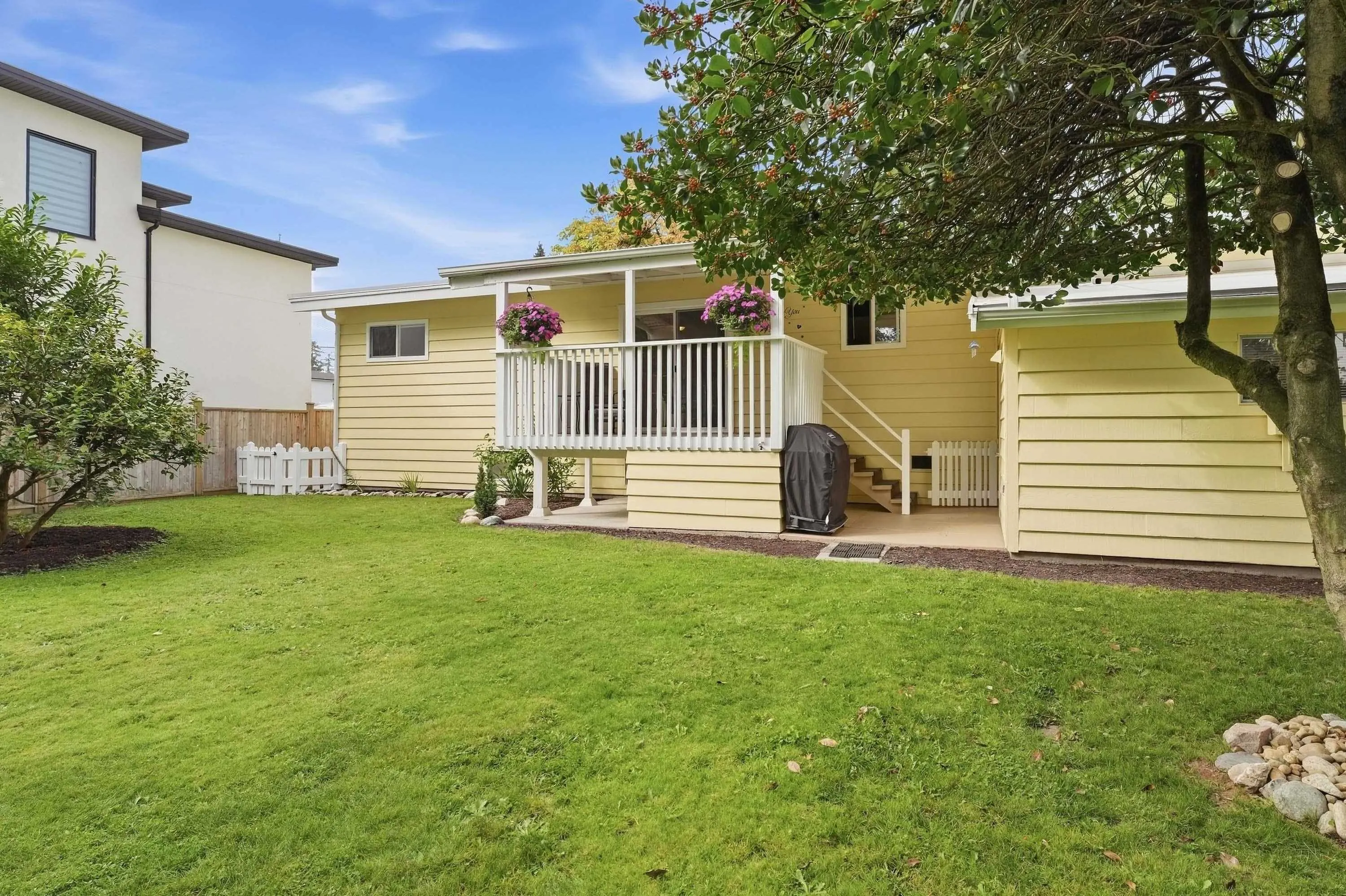 2136 Sherwood Crescent