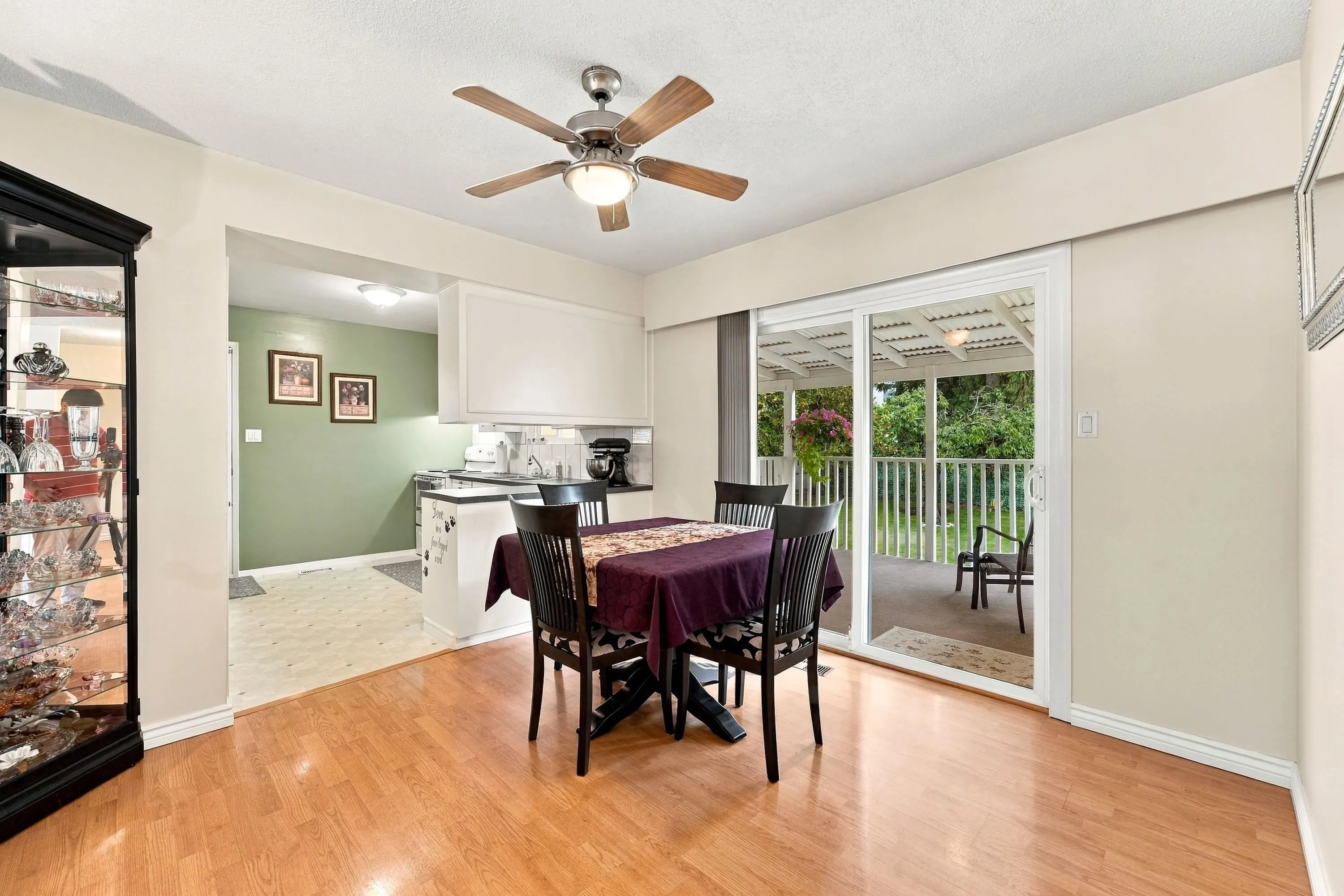 2136 Sherwood Crescent