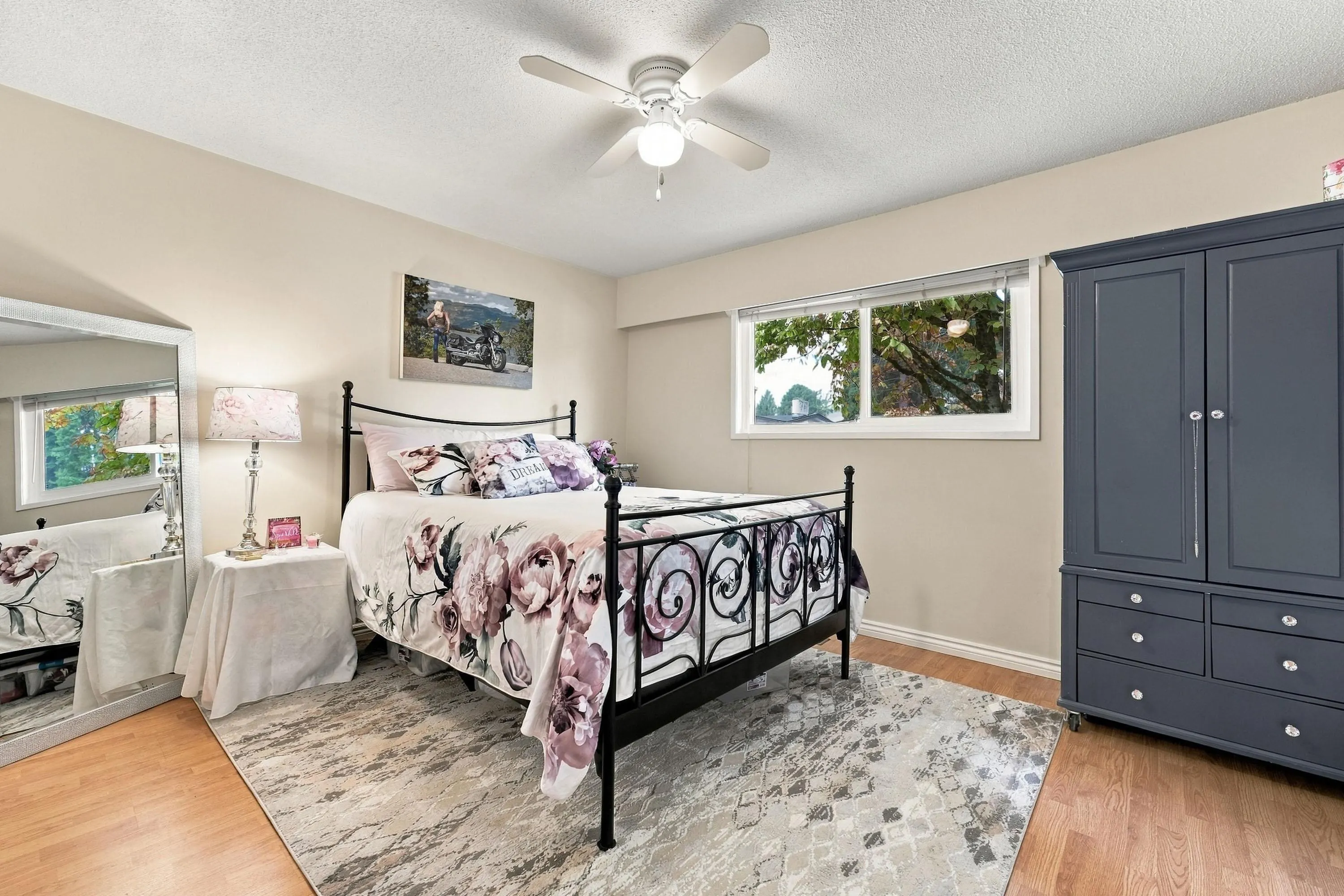 2136 Sherwood Crescent